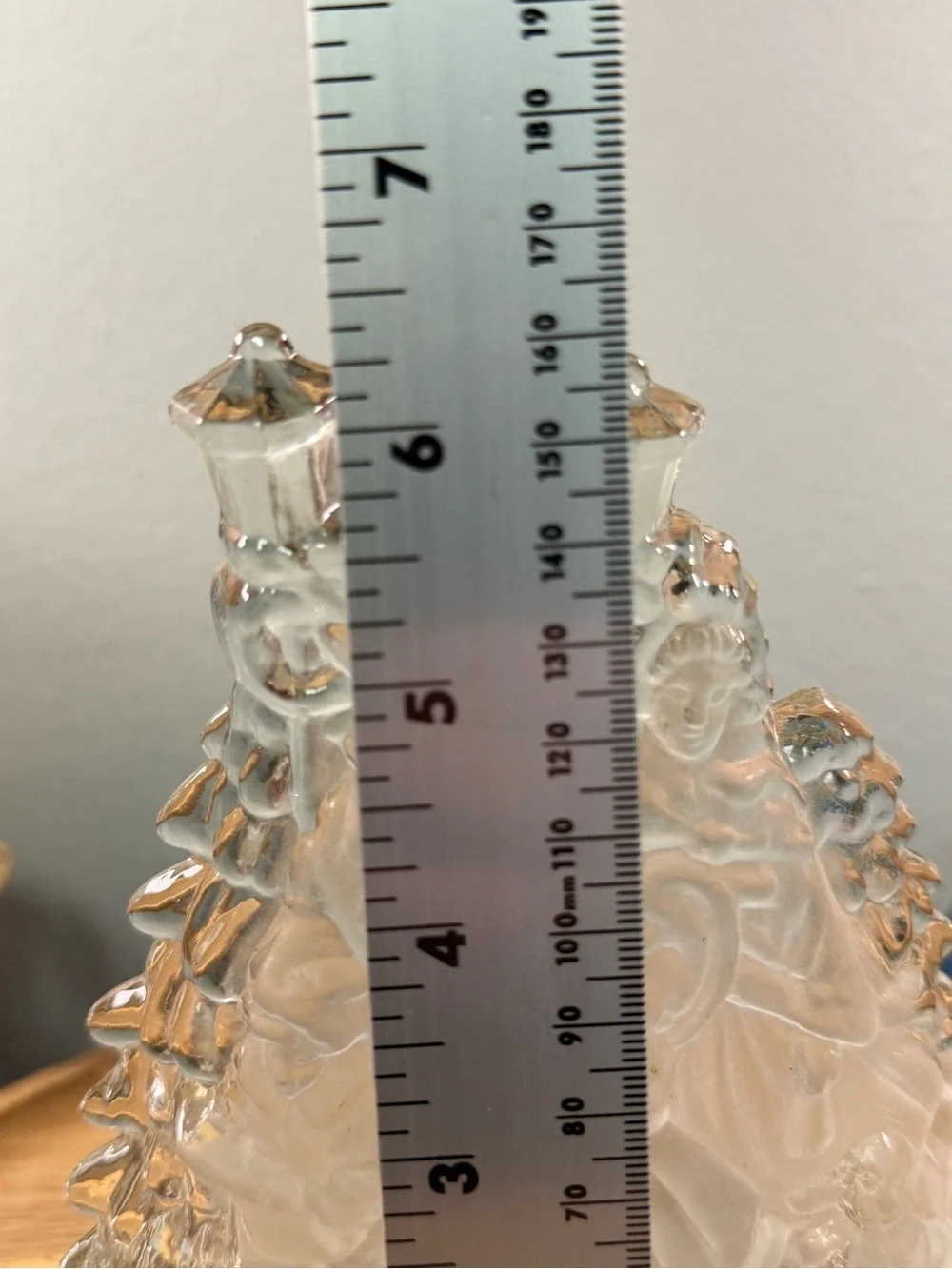 Frosted Clear Glass Holiday Christmas Carolers Figural Candle Holder -